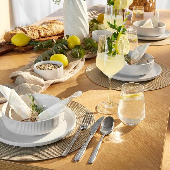Elegant Mixed Texture Summer Dining Table