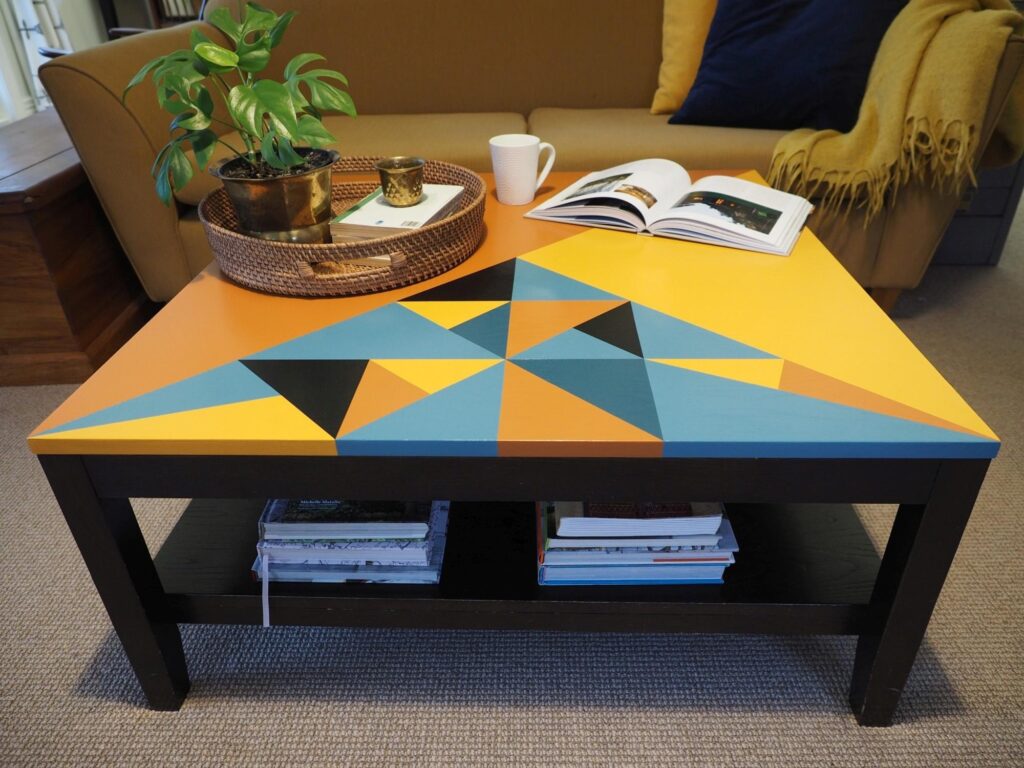Geometric Stenciling for Bold Designs